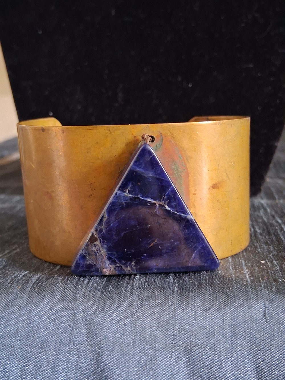 Vintage Mid Century Modernist Brass Cuff Bracelet with Triangle Sodalite Stone